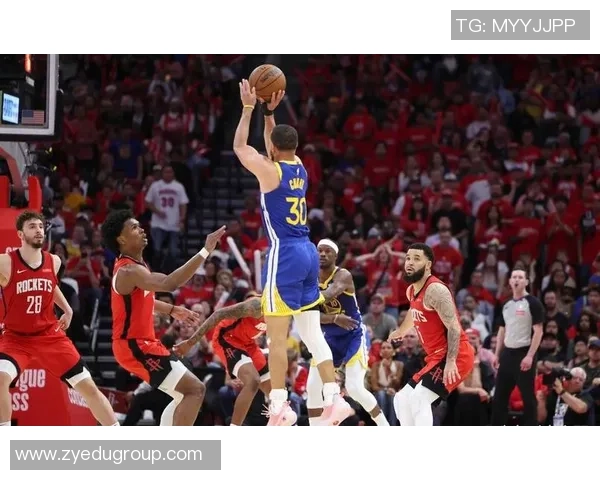 勇士与太阳激战四月六日赛季巅峰对决引发球迷热议 勇士与太阳激战四月六日赛季巅峰对决引发球迷热议