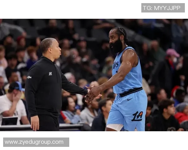 快船与勇士激战第4节精彩回顾球迷热议关键时刻与战术调整 快船与勇士激战第4节精彩回顾球迷热议关键时刻与战术调整